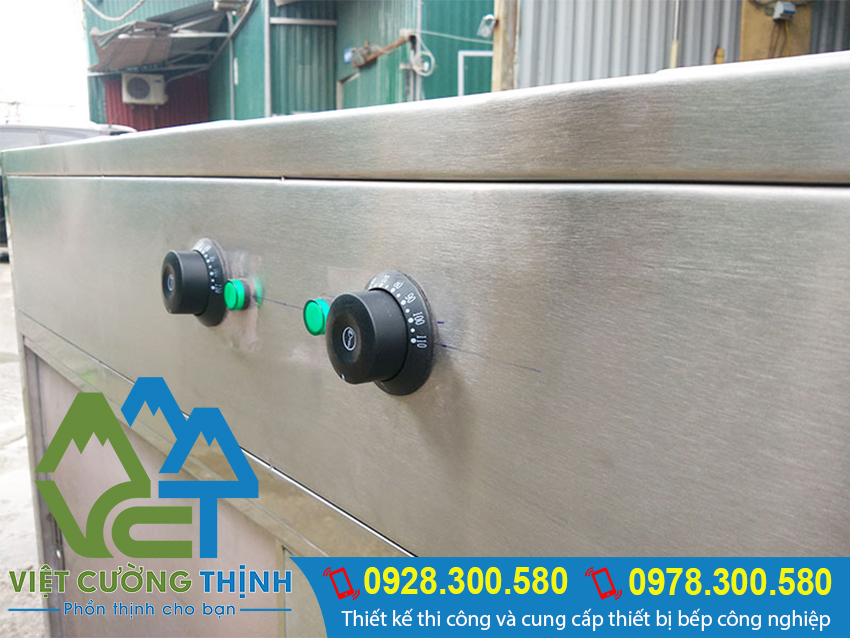 Với thiết kế nút vặn, người dùng chỉ cần điều chỉnh nhiệt độ.