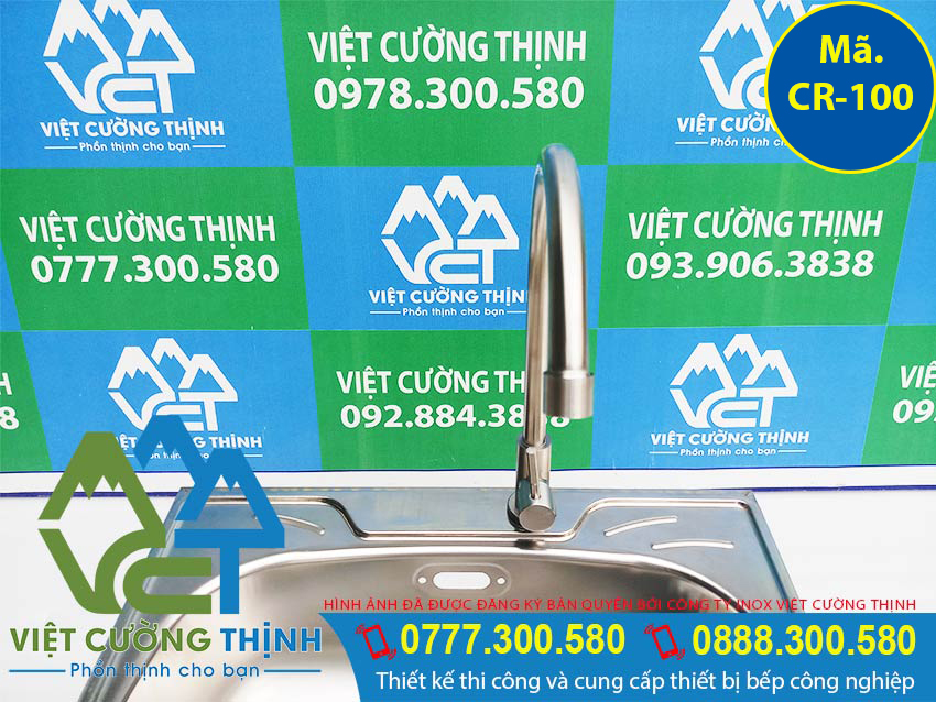 Bồn rửa thiết kế vòi xả nước cao cấp và tiện lợi, có thể điều chỉnh theo nhu cầu khách hàng.