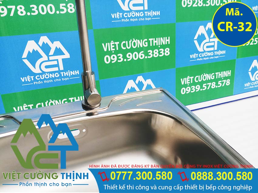 Bề mặt bồn rửa chén gia đình sáng bóng, không bị oxy hoá trong quá trình sử dụng.